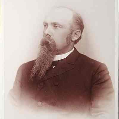 Portrait of a Man Cabinet Card by Cassey & Whitney