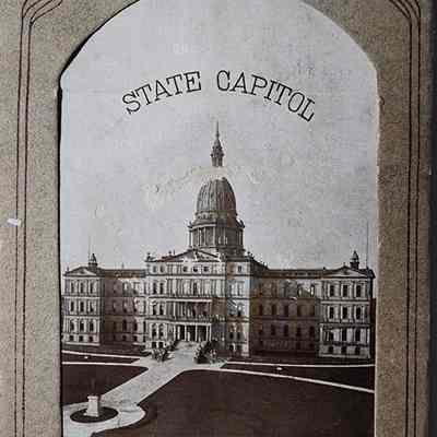State Capitol Souvenir Sliding Postcard