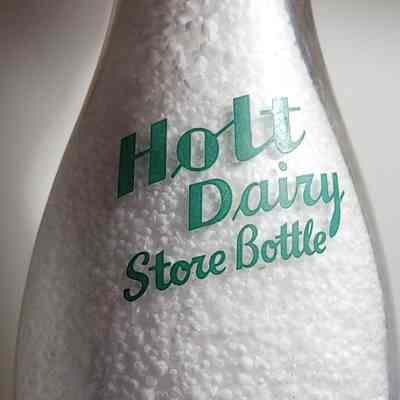 Holt Dairy Pyro Squat Neck Quart Bottle