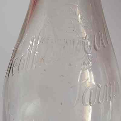 Heatherwood Farms Embossed Quart Bottle