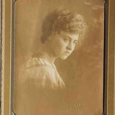 Portrait of a Woman Photo by Lansing Studio