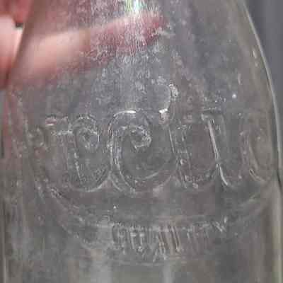 Arctic Dairy Embossed Pint Bottle