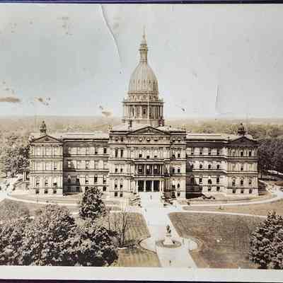 Michigan State Capitol Photo by Larner
