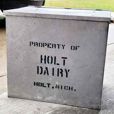 Holt Dairy Porch Box