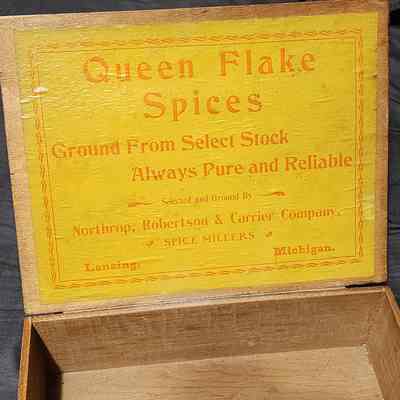 Queen Flake Spices Box