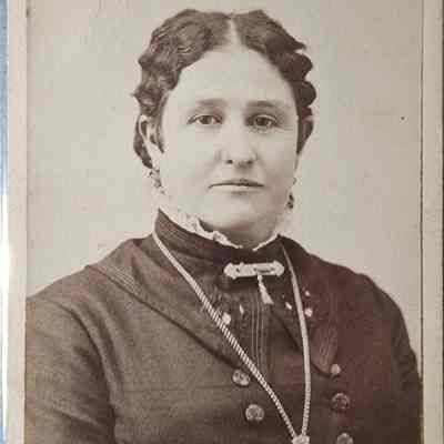 Portrait of a Woman CDV by Cheney