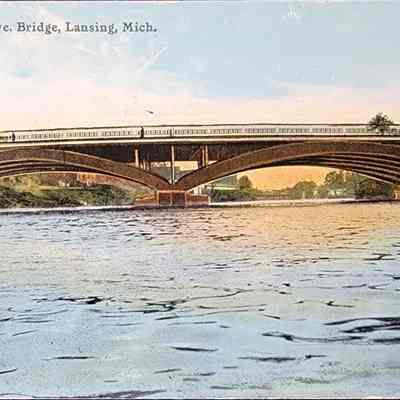 Michigan Ave. Bridge, Lansing, Mich. Postcard