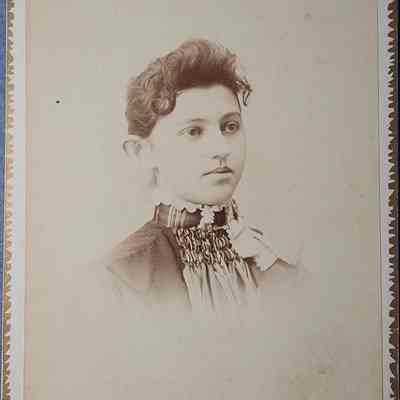Celia Faiver Cabinet Card by Savigny and Christmas