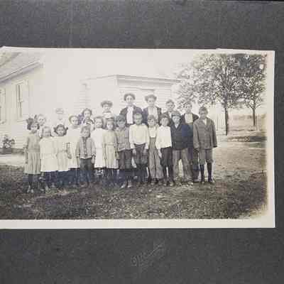 Countyline School, DeWitt, 1912, Card Photo by Meader