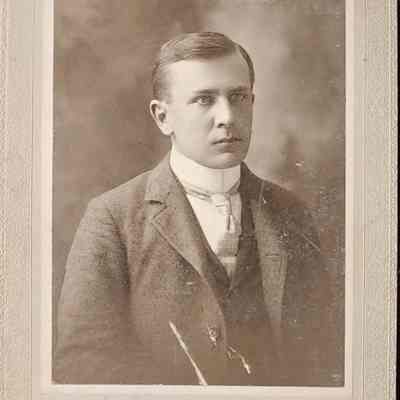 H.L. Mills Card Photo by Hatton