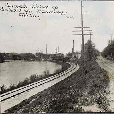 Grand River at Cedar St., Lansing, Mich. Postcard