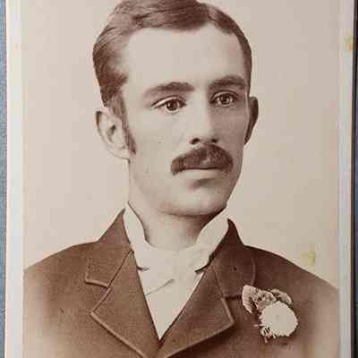 Portrait of a Man CDV by VanSlyke, Mason