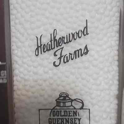 Heatherwood Farms Pyro Square Pint Bottle