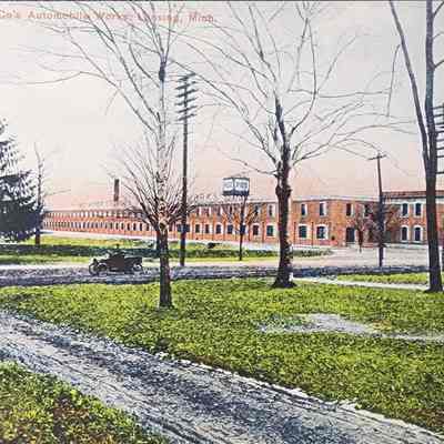 Reo Motor Car Co.'s Automobile Works, Lansing, Mich. Postcard