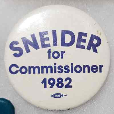 Sneider for Commissioner 1982 Button