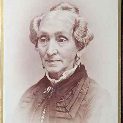 Portrait of a Woman CDV by Mead