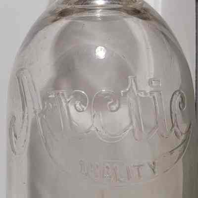 Arctic Dairy Embossed Quart Cream Top Bottle