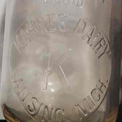 Kahres Dairy Embossed Quart Bottle