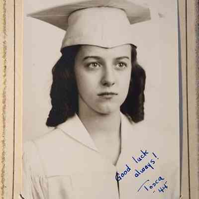 Tosca E. Albera Graduation Photo by Versluis