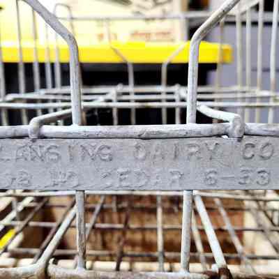 Lansing Dairy Co. Wire Crate