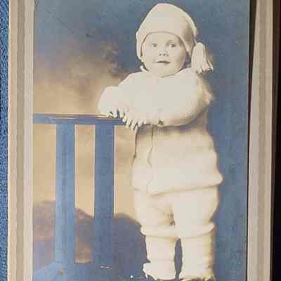 Carroll Nelson Siebert Card Photo by Hewitt