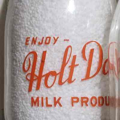 Holt Dairy Pyro Squat Quart Bottle
