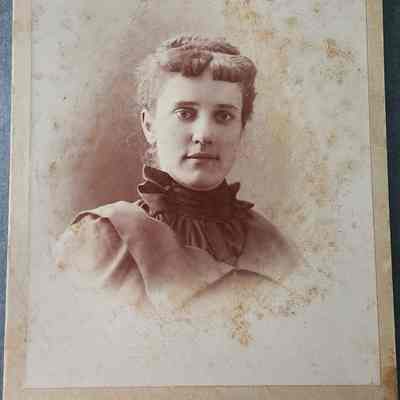 Clara Kellog Portrait Cabinet Card by Bigelow