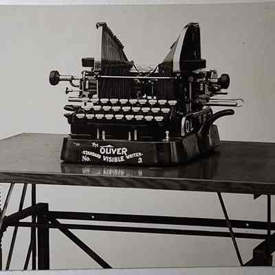 Oliver Typewriter Photo by Hewitt