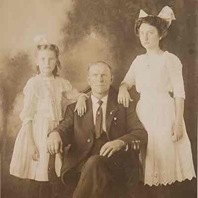 Gertrude Murray with Father & Sister RPPC by Lansing Studio