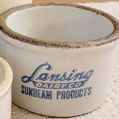 Lansing Dairy Co. Sunbeam Crock, 4.5"