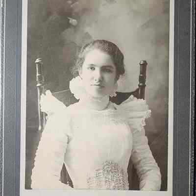 Louise Bangs Card Photo by LeClear