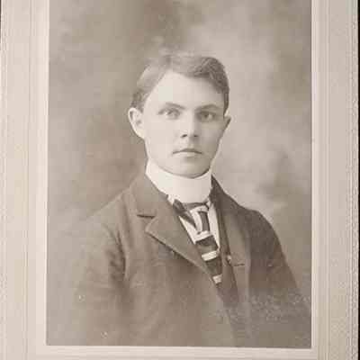 S.F. Edwards Card Photo by Hatton