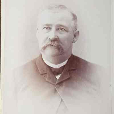 Portrait of a Man Cabinet Card by Cassey & Riley