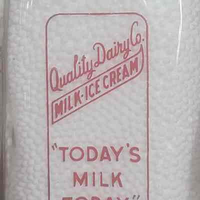 Quality Dairy Co. 11-Stores Pyro Square Quart Bottle