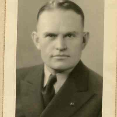 Oscar Lenz Portrait Photo by Versluis