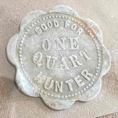 Hunter Dairy 1 Quart Trade Token