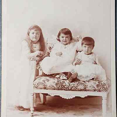 Lucy, Gerty, and Iva Spears Cabinet Card by Christmas