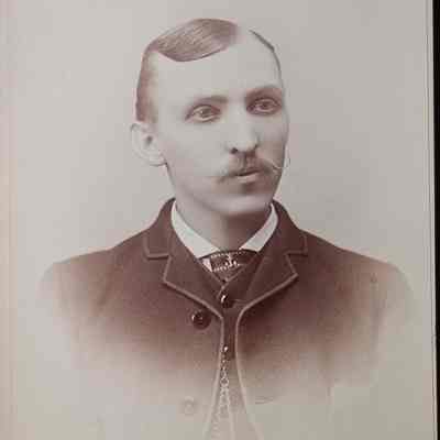 Portrait of a Man Cabinet Card by Metropolitan Art Gallery