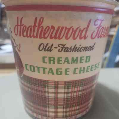 Heatherwood Farms Old-Fashioned Creamed Cottage Cheese Container