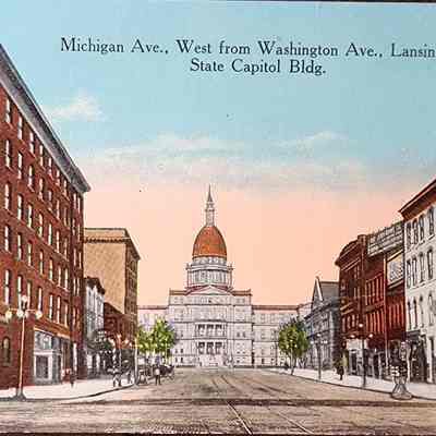 Michigan Ave., West from Washington Ave., Lansing, Mich. State Capitol Bldg. Postcard