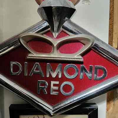 Diamond REO Emblem