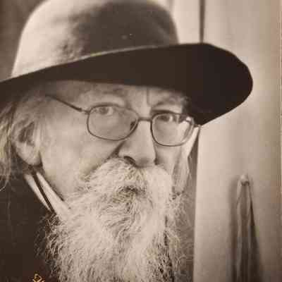 Portrait of a Man Photo by Floeter