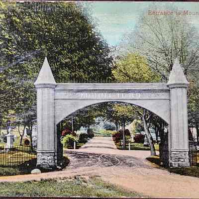 Entrance to Mount Hope Cemetery, Lansing, Mich. Postcard