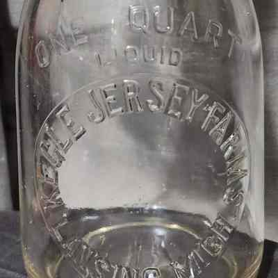 Kegle Jersey Farms Embossed Quart Bottle