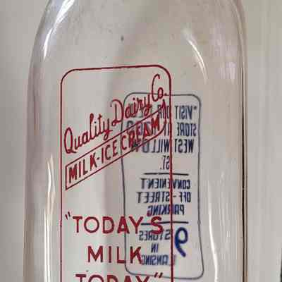 Quality Dairy Co. 9-Store Pyro Square Quart Bottle