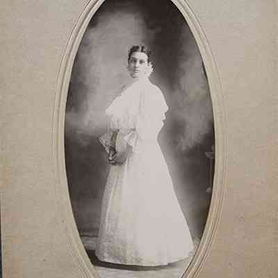 Myrtle Shiveley Card Photo by Riley