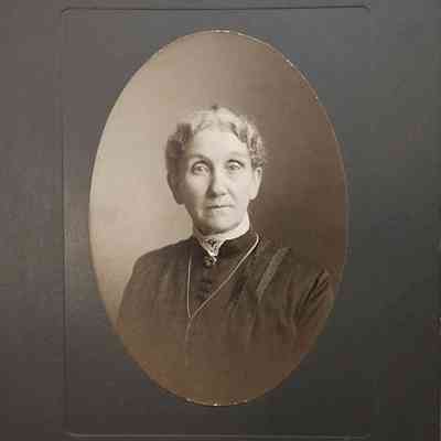 Angie Aldrich Card Photo by Imes