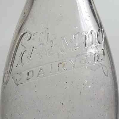 Lansing Dairy Co. Embossed Squat Neck Quart
