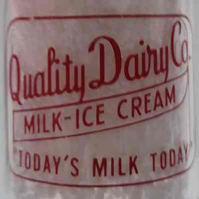 Quality Dairy Co. 11-Stores 2-Pyro Half Pint Bottle