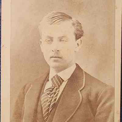 Portrait of a Man CDV by Bailey and Scotford, Bay City